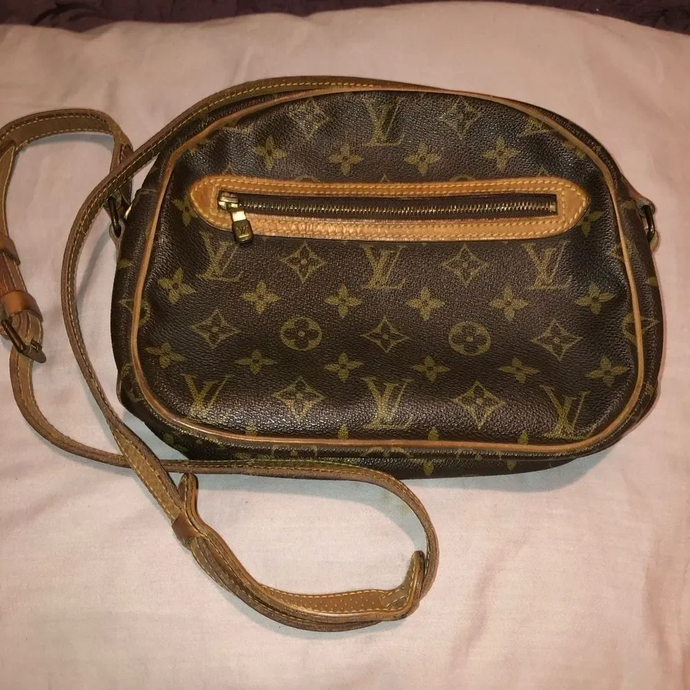 Louis Vuitton Selis GM